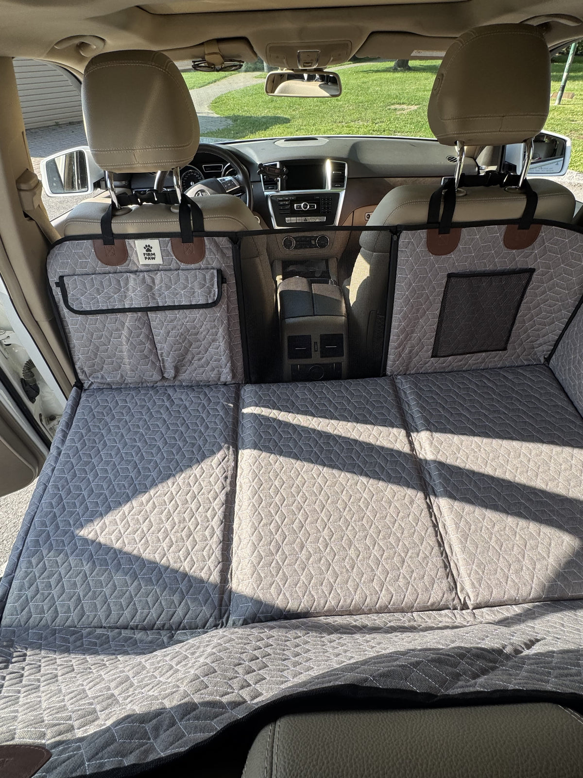 Hard-bottom pet car seat cover — original product photograph